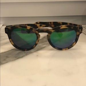ILLESTEVA tortoise sunglasses
